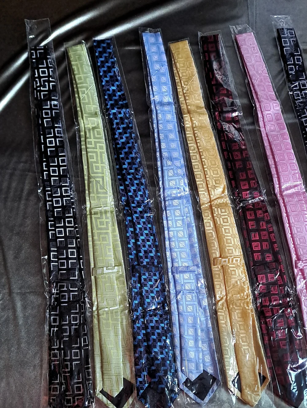 Men's Geometric Pattern Necktie - Assorted Colors 100% Polyester